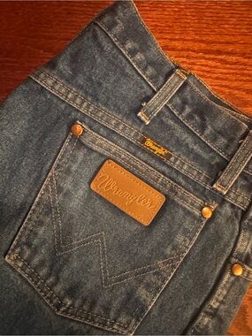 Wrangler Men's Indigo Straight-Leg Jeans with Tan Patch